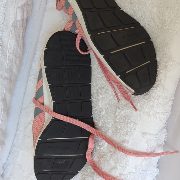 Pink/Coral Adidas Women’s 8.5 - Picture 3 of 5